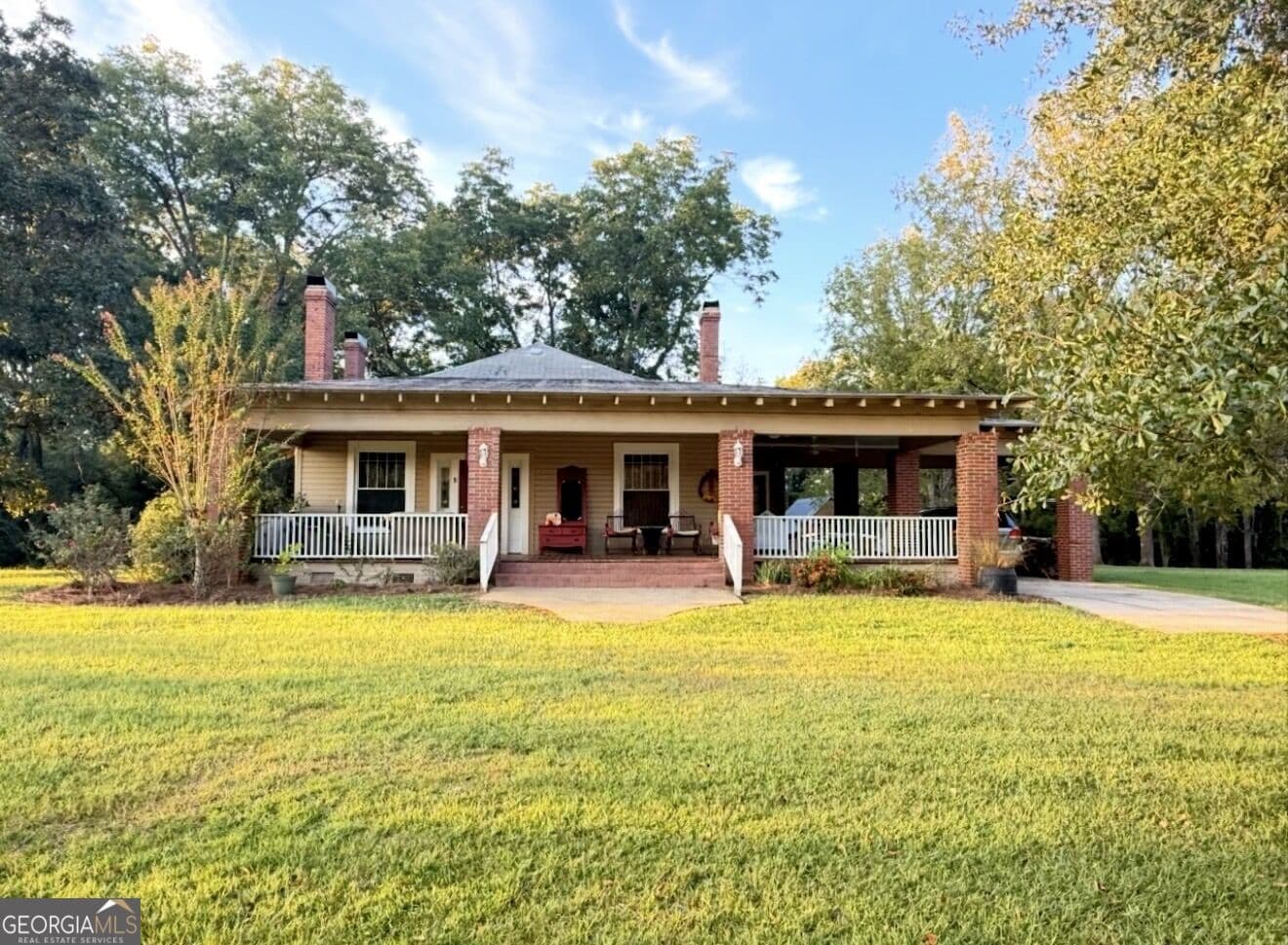 4 bedroom, 2 bathroom, 2,108 sq ft single family residence for sale at 5425 Co Rd 10, Heflin, AL 36264