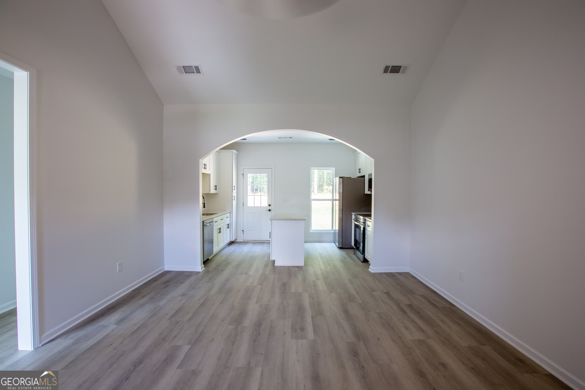 3 bedroom, 2 bathroom, 1,230 sq ft single family residence under contract at 61 Rc Allen Drive, Columbus, GA 31907 — photo 3