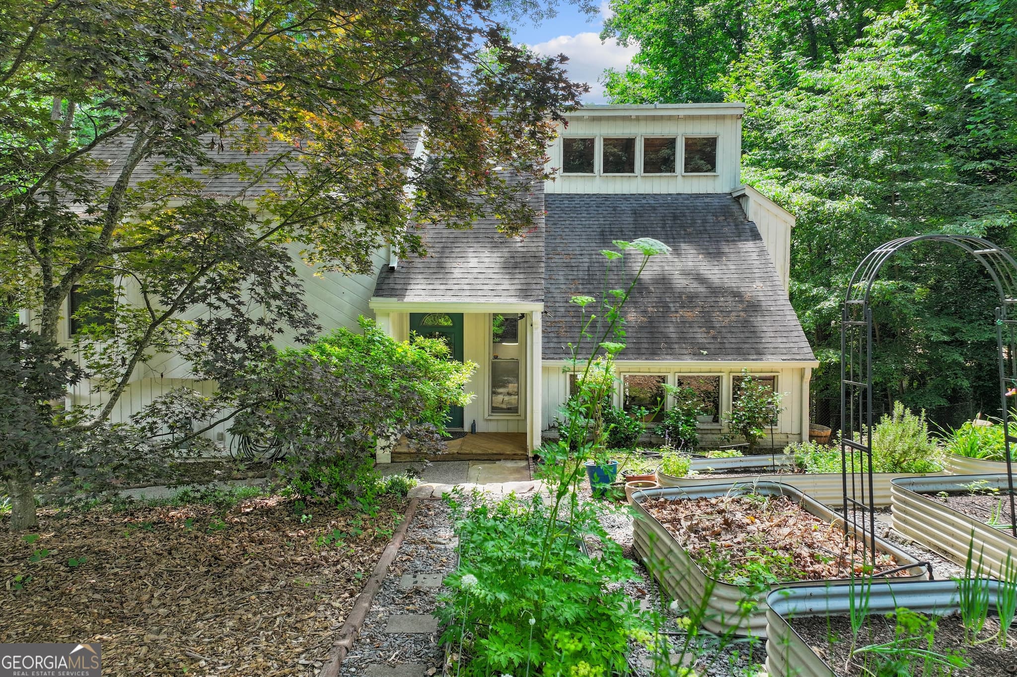3 bedroom, 2 bathroom single family residence sold at 2802 Field Creek Court, Marietta, GA 30062