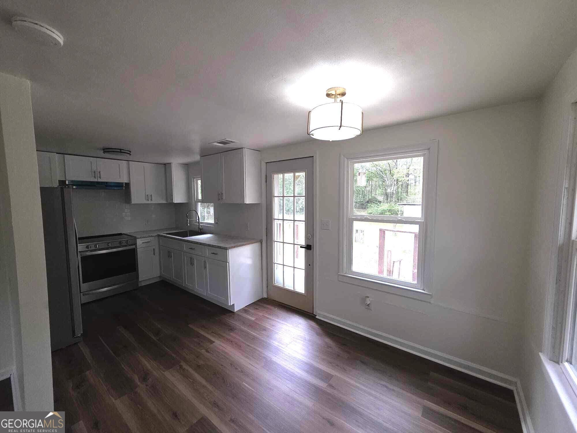 3 bedroom, 1 bathroom, 864 sq ft single family residence for rent at 15 Dixie Drive, Stockbridge, GA 30281 for $1,650 a month — photo 5