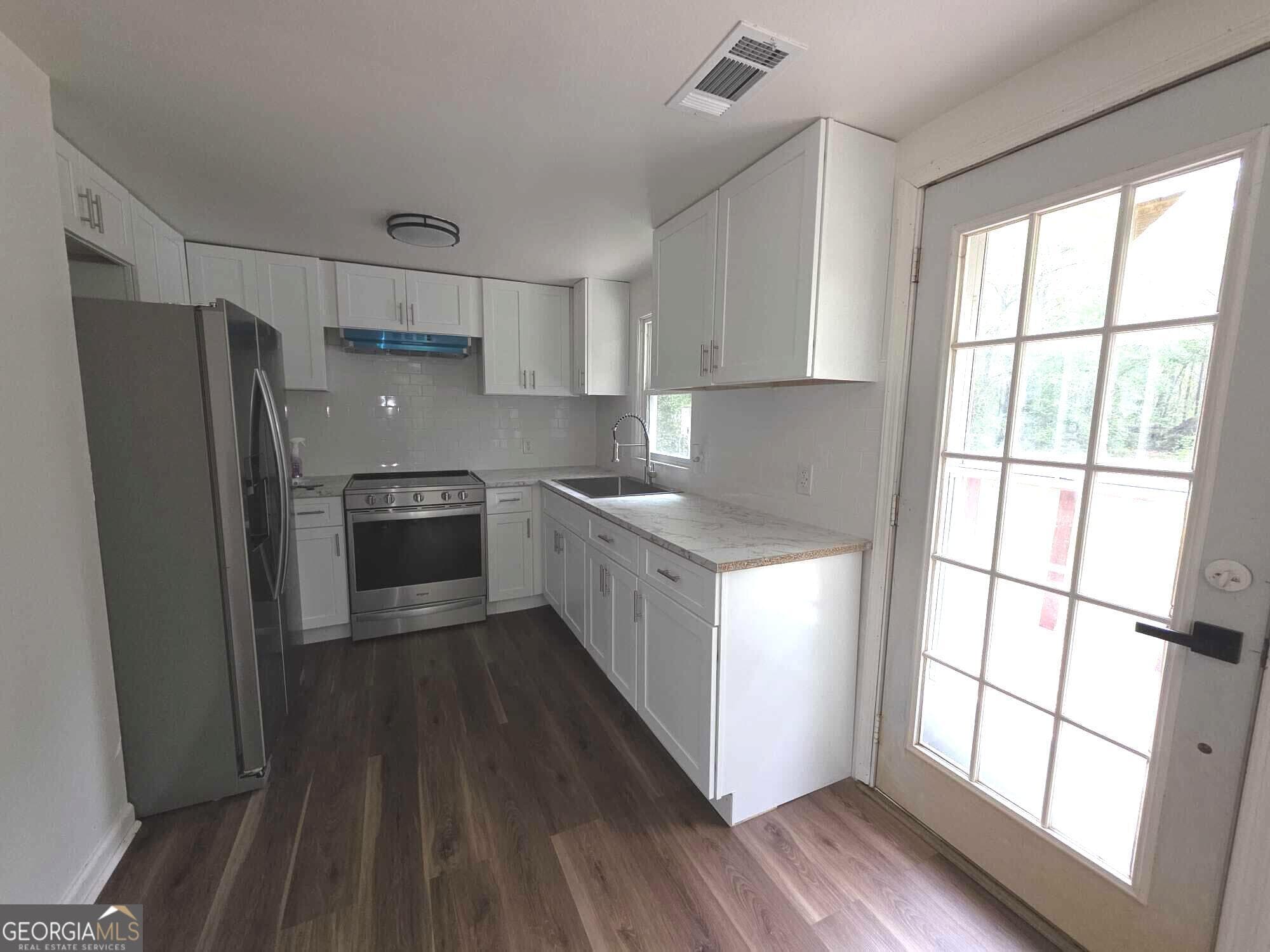 3 bedroom, 1 bathroom, 864 sq ft single family residence for rent at 15 Dixie Drive, Stockbridge, GA 30281 for $1,650 a month — photo 8