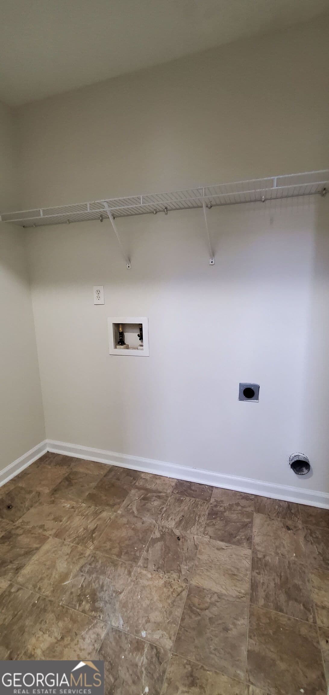 5 bedroom, 3 bathroom, 1,940 sq ft single family residence for rent at 10600 Redbud Lane, Jonesboro, GA 30238 for $1,950 a month — photo 10
