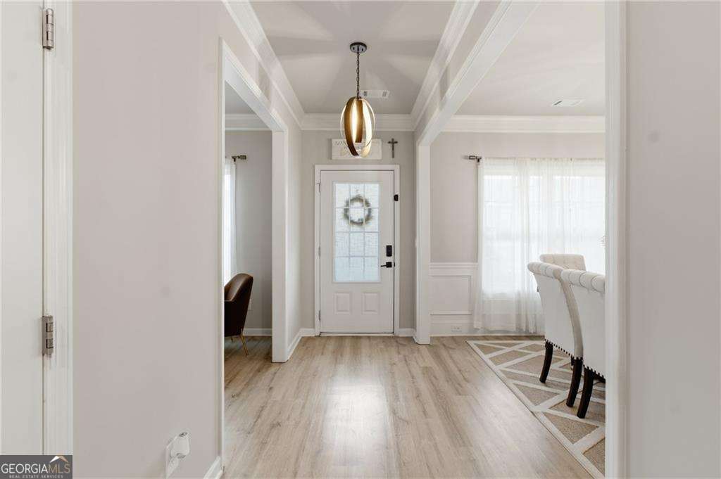 4 bedroom, 4 bathroom, 3,158 sq ft single family residence for sale at 106 Creekside Bluff Way, Auburn, GA 30011 — photo 9