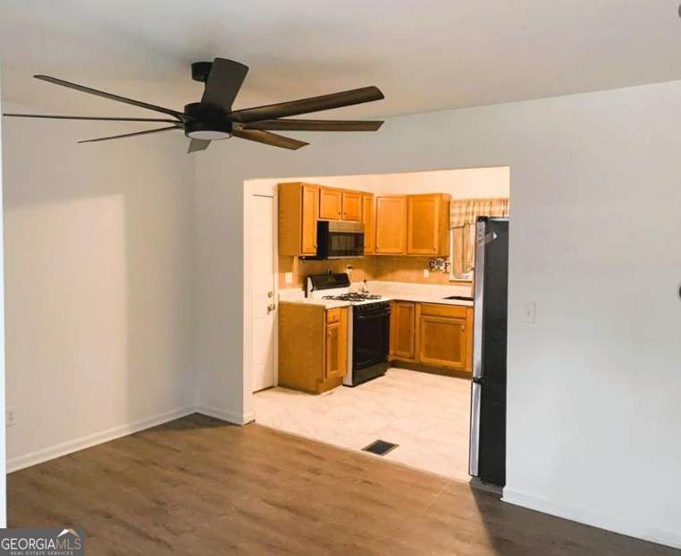 3 bedroom, 1 bathroom, 834 sq ft single family residence for sale at 1551 Ferno Drive, Atlanta, GA 30318 — photo 4