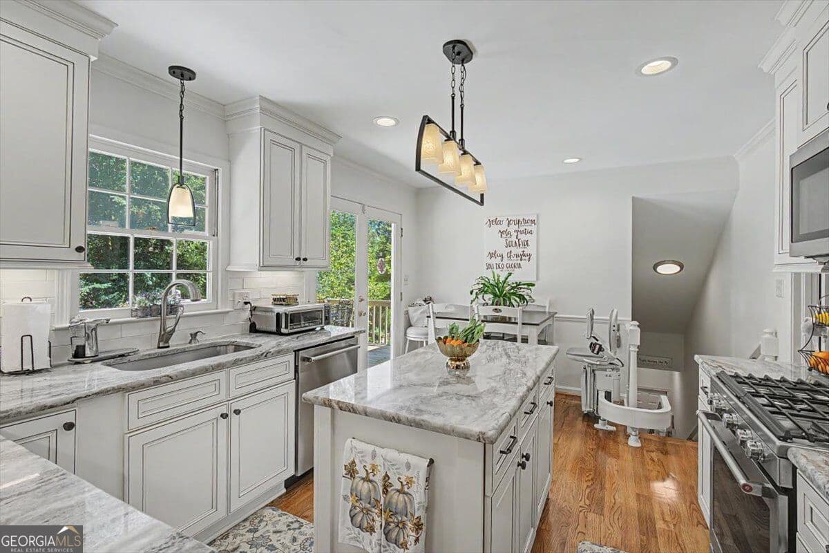 4 bedroom, 2 bathroom, 2,068 sq ft single family residence for sale at 34 Cumberland Drive, Rome, GA 30161 — photo 7