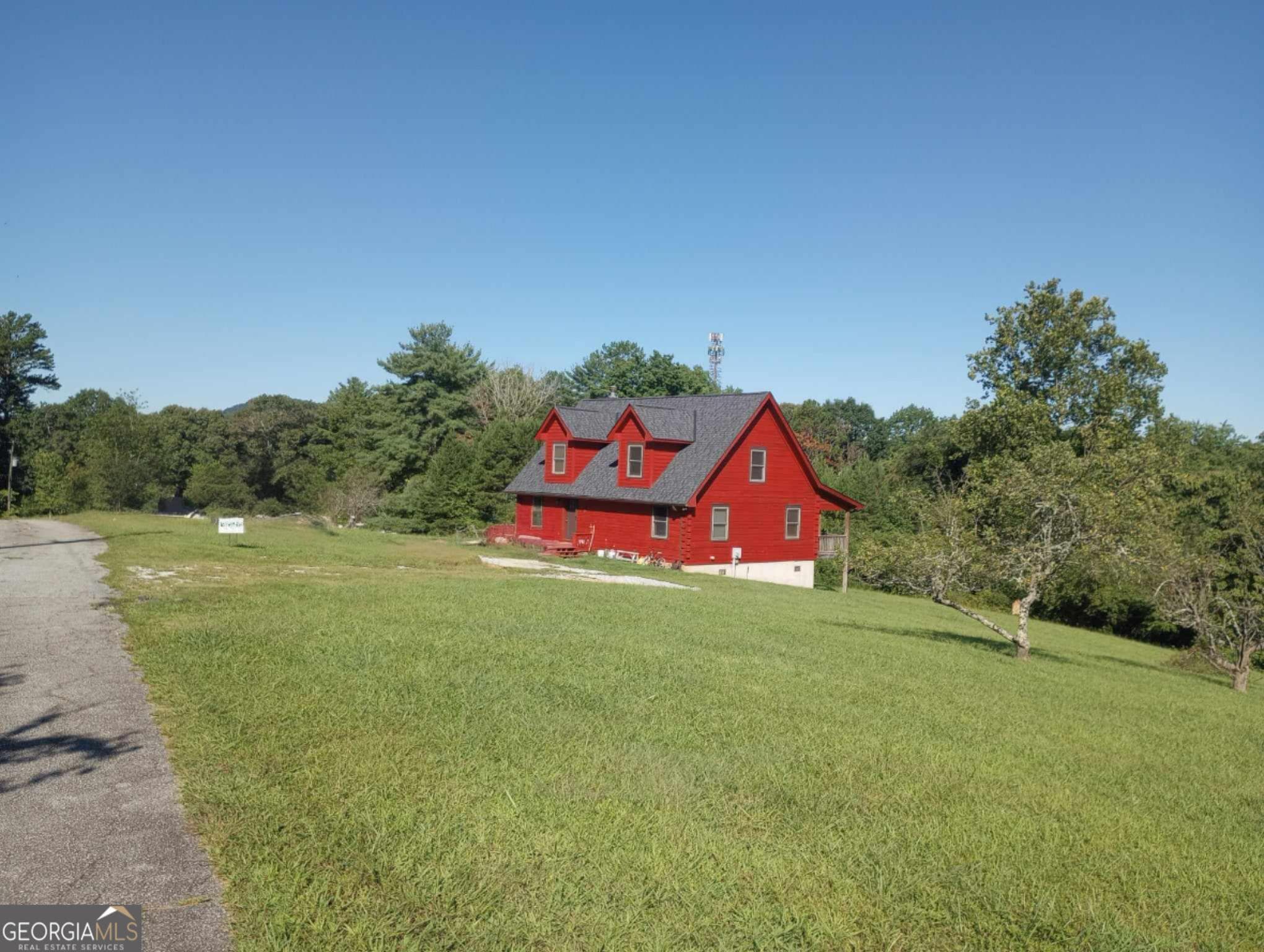 3 bedroom, 2 bathroom, 1,736 sq ft cabin,single family residence for sale at 356 Orchard View Lane, Lakemont, GA 30552 — photo 3