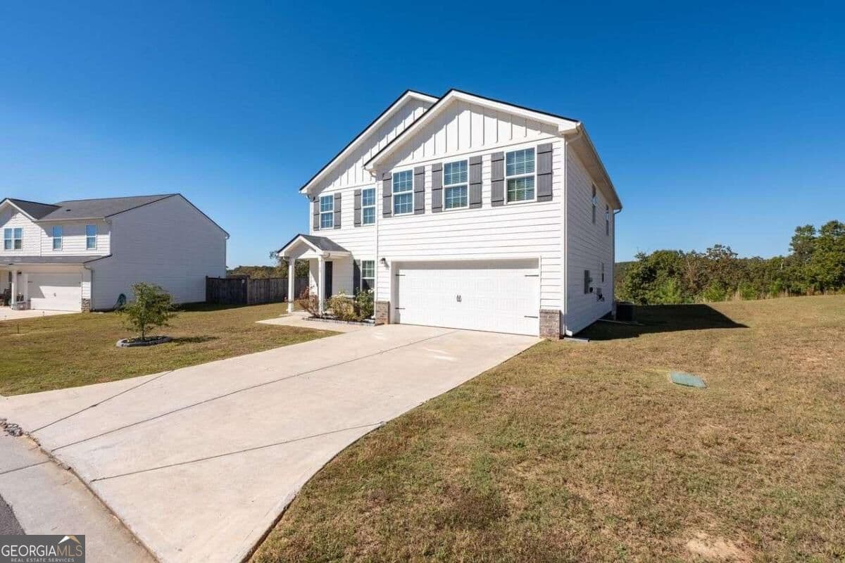 4 bedroom, 2.5 bathroom, 2,486 sq ft single family residence for sale at 68 Oxford Lane, Kingston, GA 30145 — photo 3