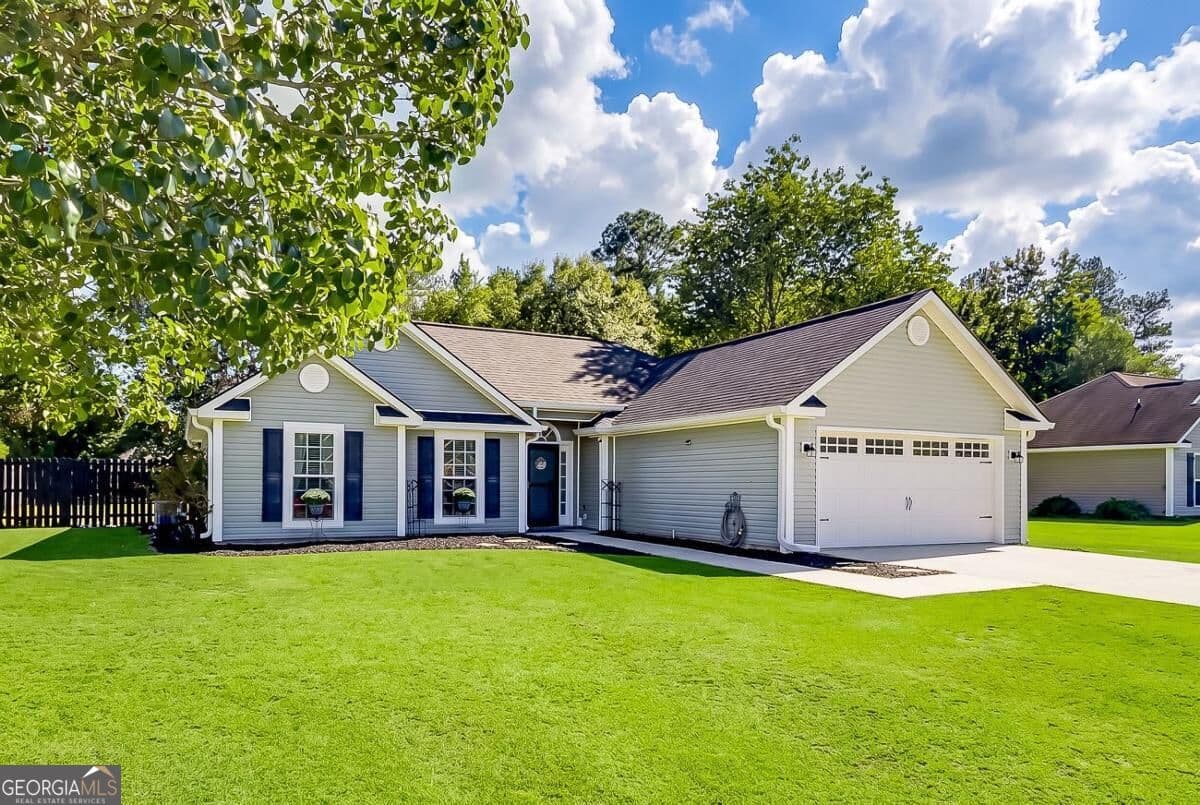 3 bedroom, 2 bathroom, 1,426 sq ft single family residence under contract at 145 Abigail Circle, Ellabell, GA 31308 — photo 2