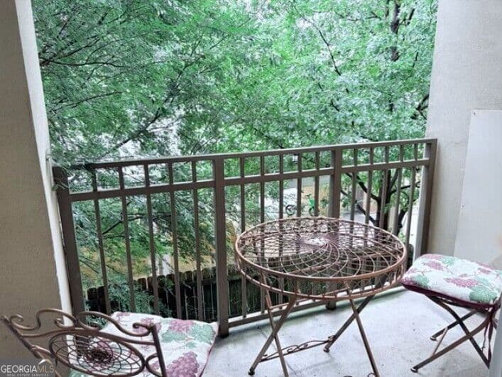 2 bedroom, 2 bathroom, 1,082 sq ft condominium for sale at 870 Mayson Turner Road 1224, Atlanta, GA 30344 — photo 9