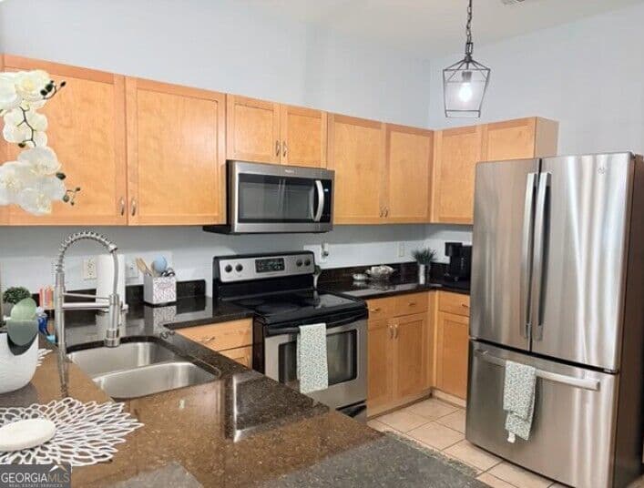 2 bedroom, 2 bathroom, 1,082 sq ft condominium for sale at 870 Mayson Turner Road 1224, Atlanta, GA 30344 — photo 4