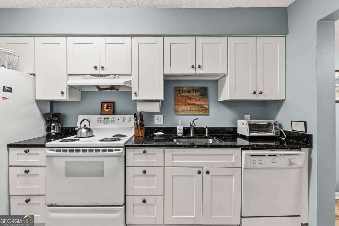 2 bedroom, 1.5 bathroom, 1,072 sq ft townhouse for sale at 1000 Sea Island Road 28, St. Simons, GA 31522 — photo 7