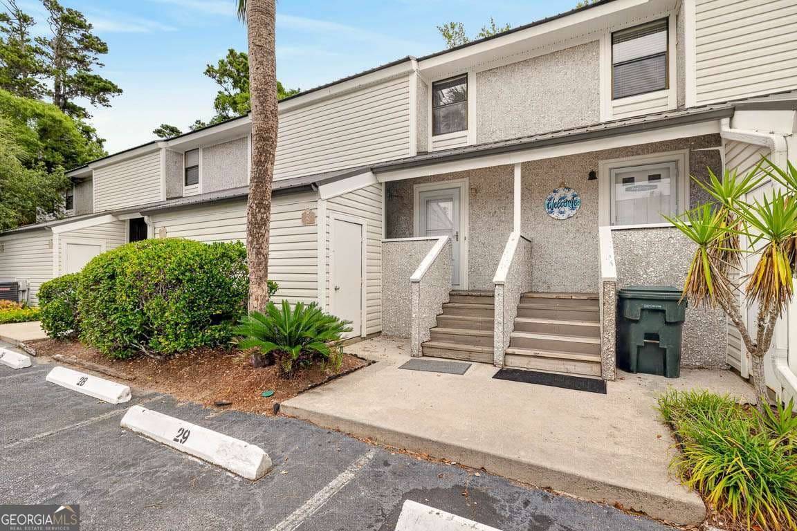 2 bedroom, 1.5 bathroom, 1,072 sq ft townhouse for sale at 1000 Sea Island Road 28, St. Simons, GA 31522 — photo 3