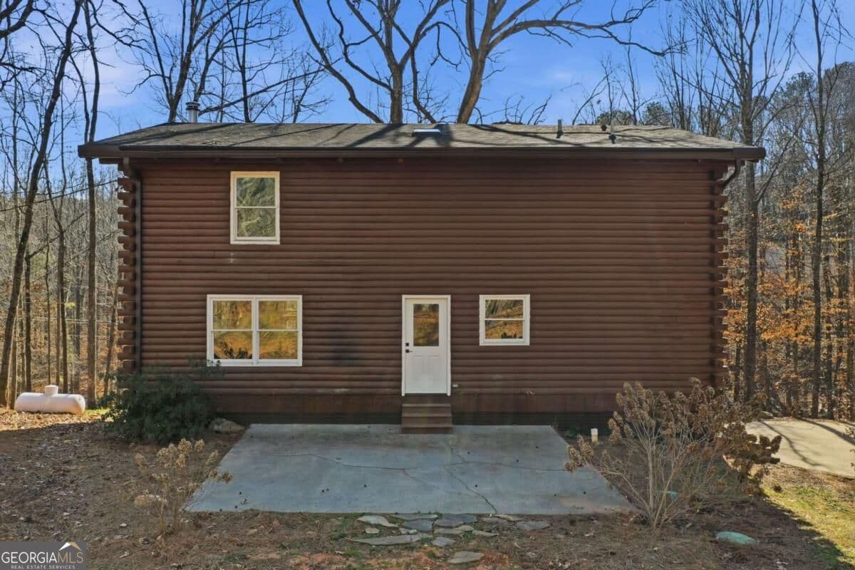 3 bedroom, 2 bathroom, 1,820 sq ft cabin,single family residence for sale at 437 Twin Lakes Drive, Canton, GA 30115 — photo 6