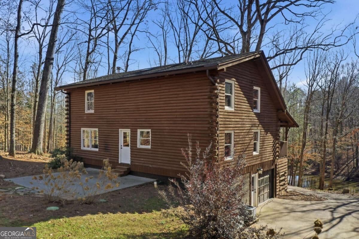 3 bedroom, 2 bathroom, 1,820 sq ft cabin,single family residence for sale at 437 Twin Lakes Drive, Canton, GA 30115 — photo 5