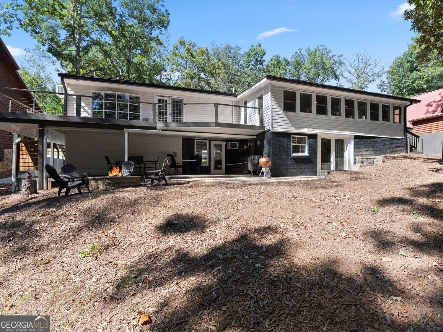4 bedroom, 3 bathroom, 3,069 sq ft single family residence for sale at 8875 Barron Circle, Gainesville, GA 30506 — photo 4
