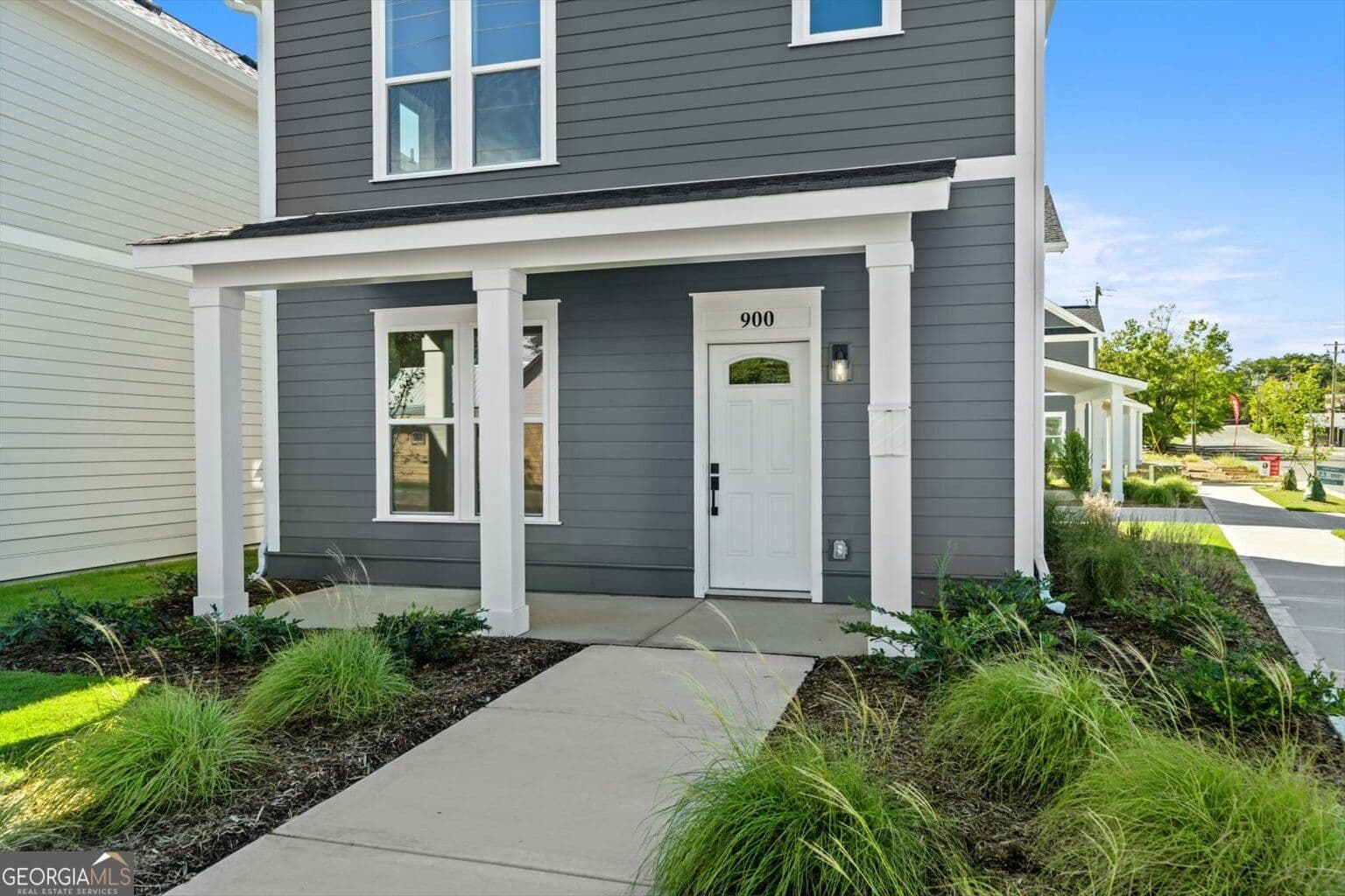 3 bedroom, 2.5 bathroom, 1,380 sq ft single family residence for sale at 900 S Hamilton Street, Dalton, GA 30720 — photo 3