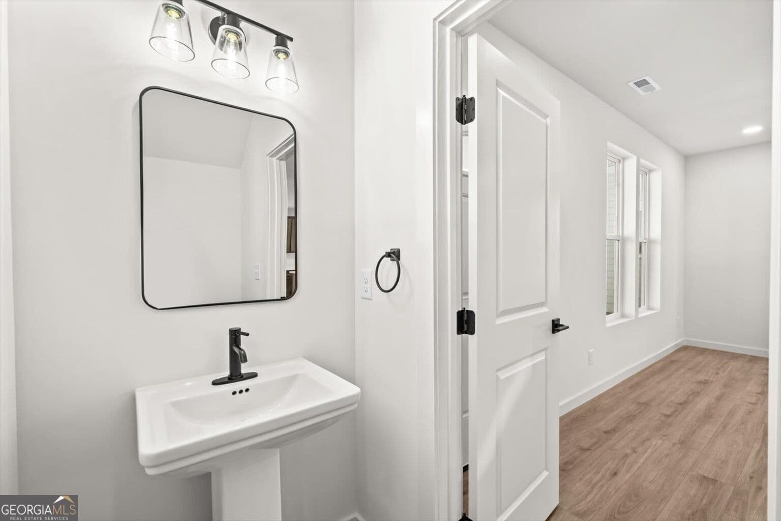 3 bedroom, 2.5 bathroom, 1,380 sq ft single family residence for sale at 900 S Hamilton Street, Dalton, GA 30720 — photo 8