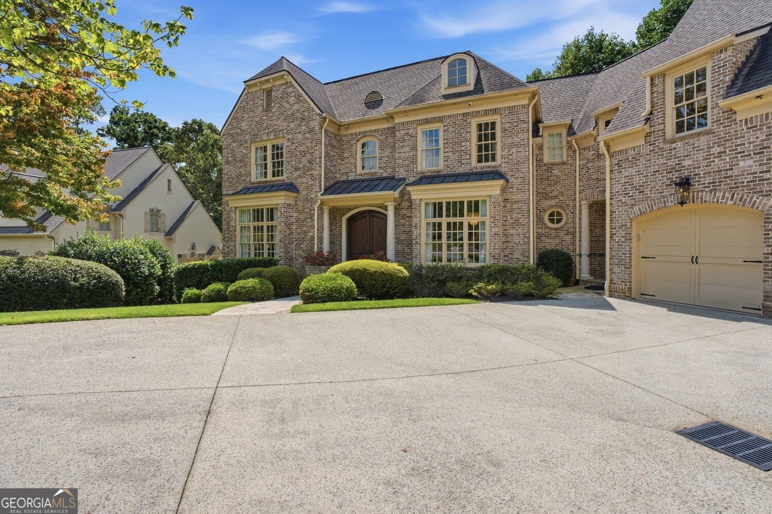 5 bedroom, 6.5 bathroom, 9,685 sq ft single family residence for sale at 1530 Soaring Hawk Point, Atlanta, GA 30339 — photo 3