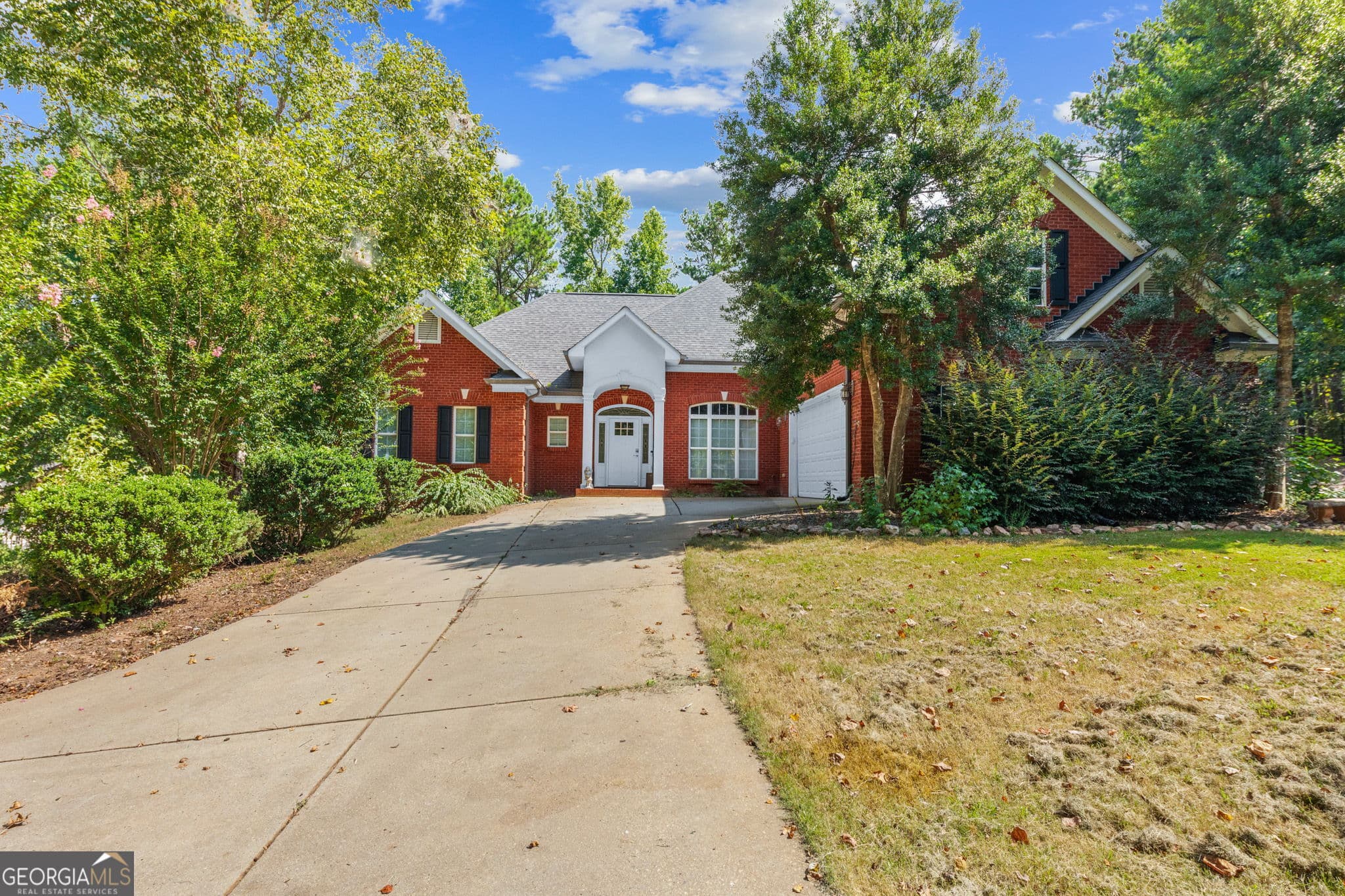 5 bedroom, 3.5 bathroom, 3,400 sq ft single family residence for sale at 400 Country Side Drive, Mcdonough, GA 30252
