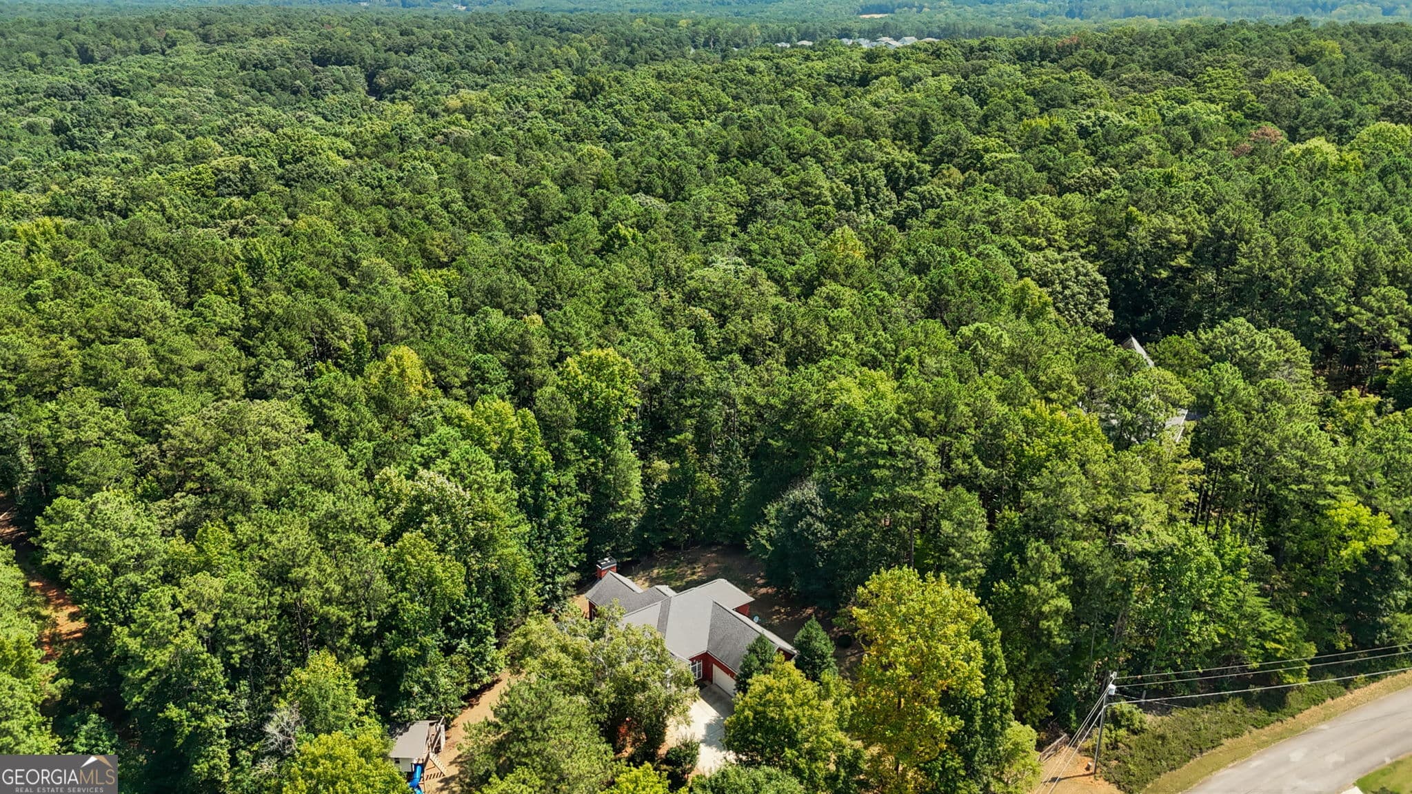 5 bedroom, 3.5 bathroom, 3,400 sq ft single family residence for sale at 400 Country Side Drive, Mcdonough, GA 30252 — photo 5