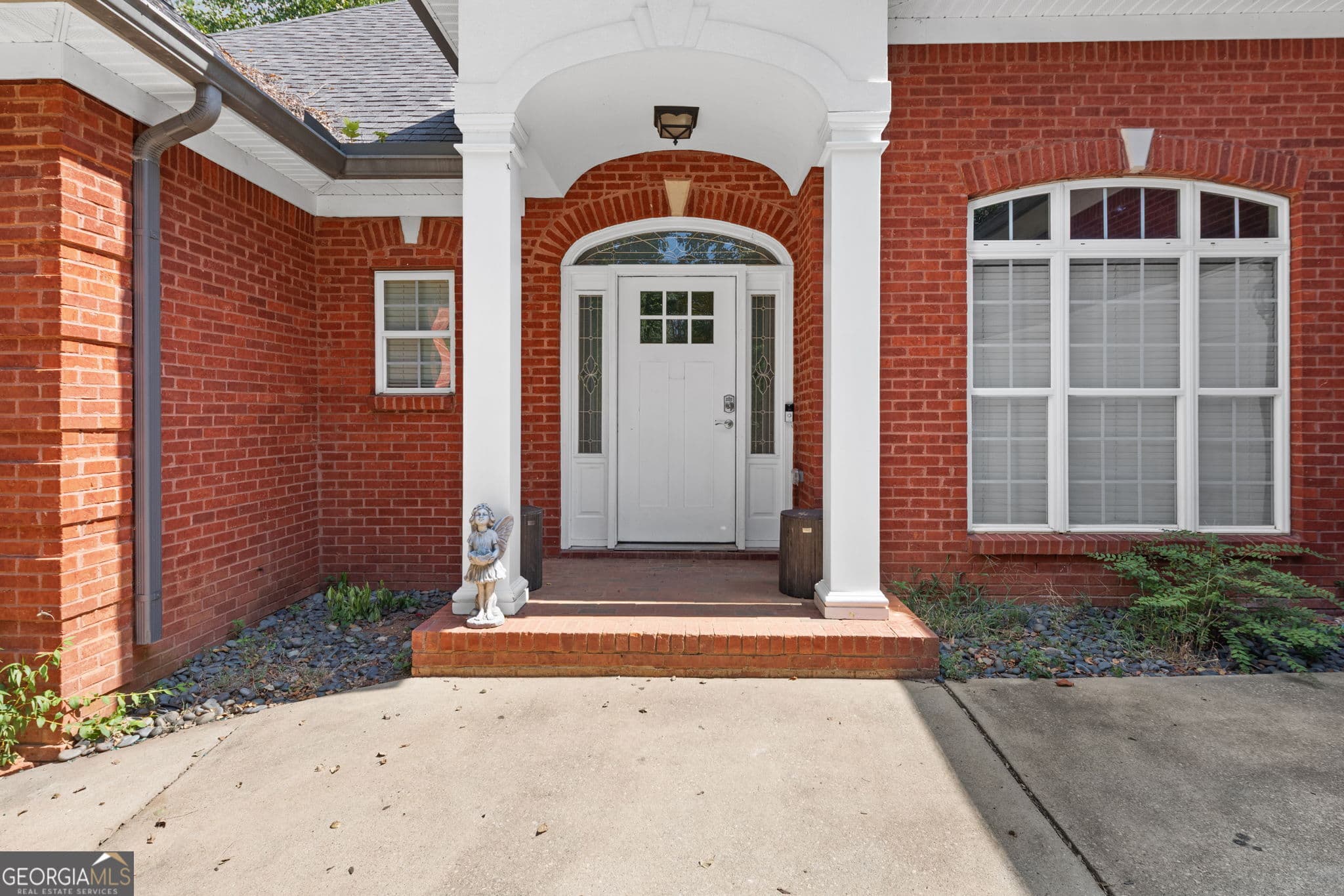 5 bedroom, 3.5 bathroom, 3,400 sq ft single family residence for sale at 400 Country Side Drive, Mcdonough, GA 30252 — photo 9
