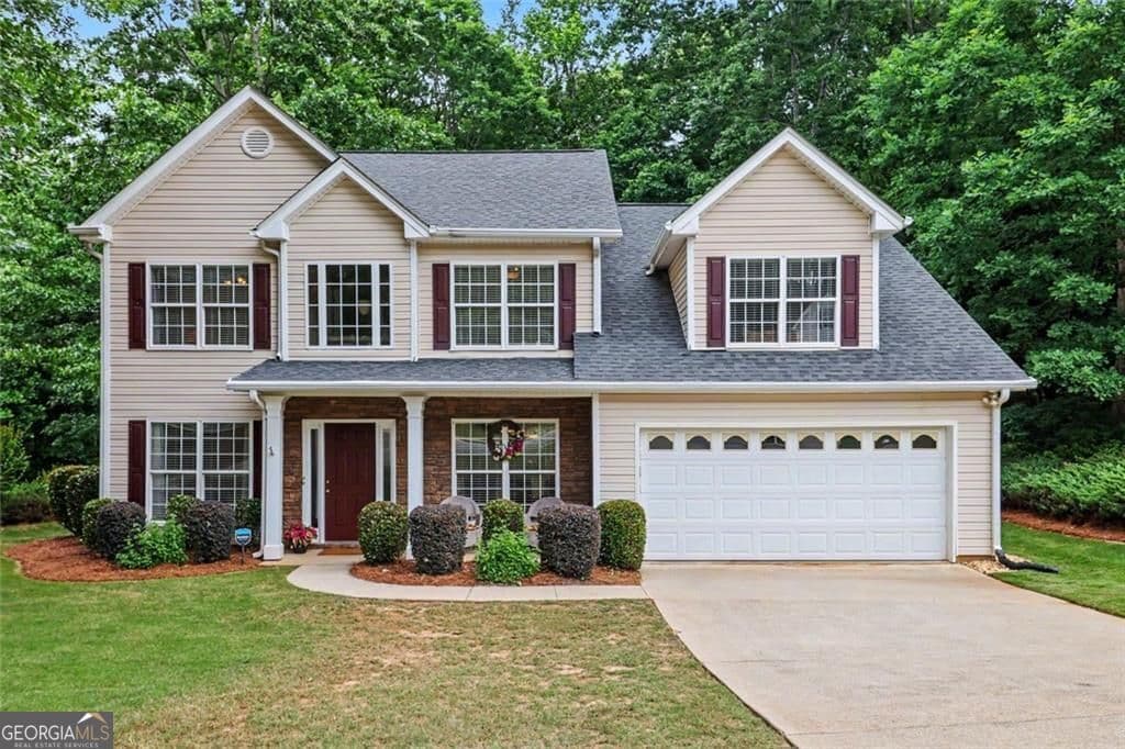 3 bedroom, 2.5 bathroom, 2,724 sq ft single family residence sold at 7331 Litany Court, Flowery Branch, GA 30542