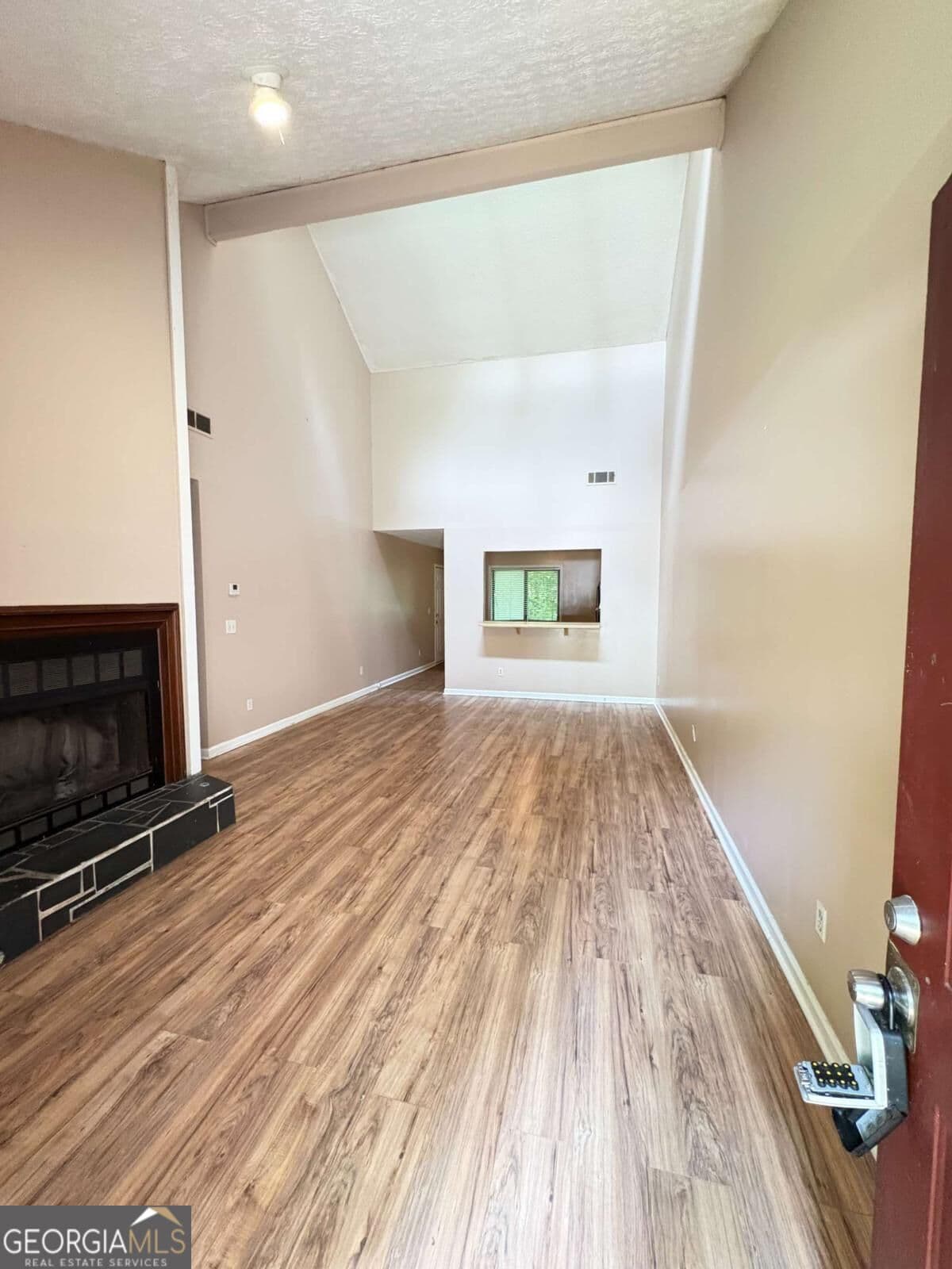 2 bedroom, 2 bathroom, 1,161 sq ft triplex for rent at 5371 Century Trace B, Norcross, GA 30093 for $1,550 a month — photo 2