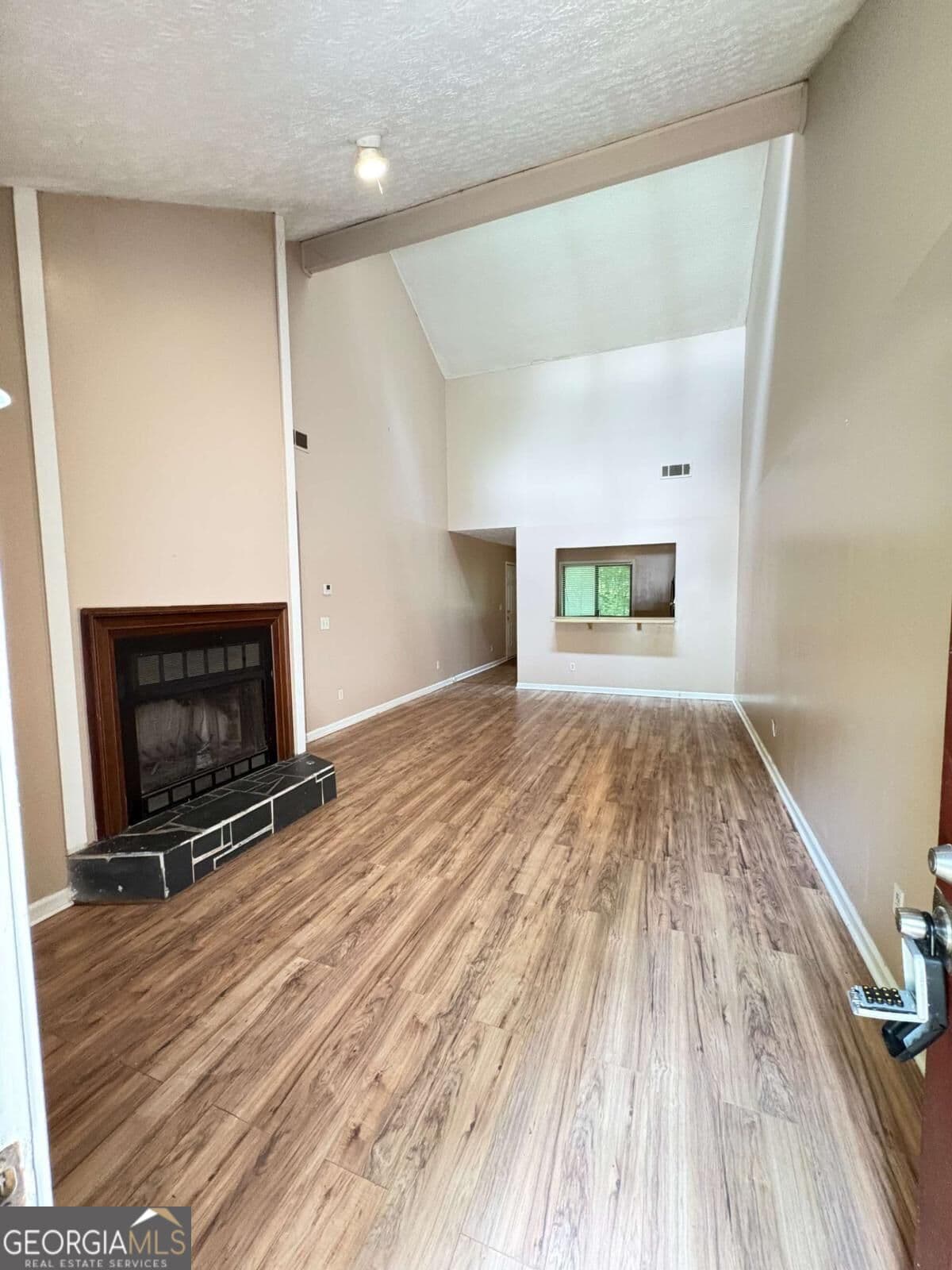 2 bedroom, 2 bathroom, 1,161 sq ft triplex for rent at 5371 Century Trace B, Norcross, GA 30093 for $1,550 a month — photo 3