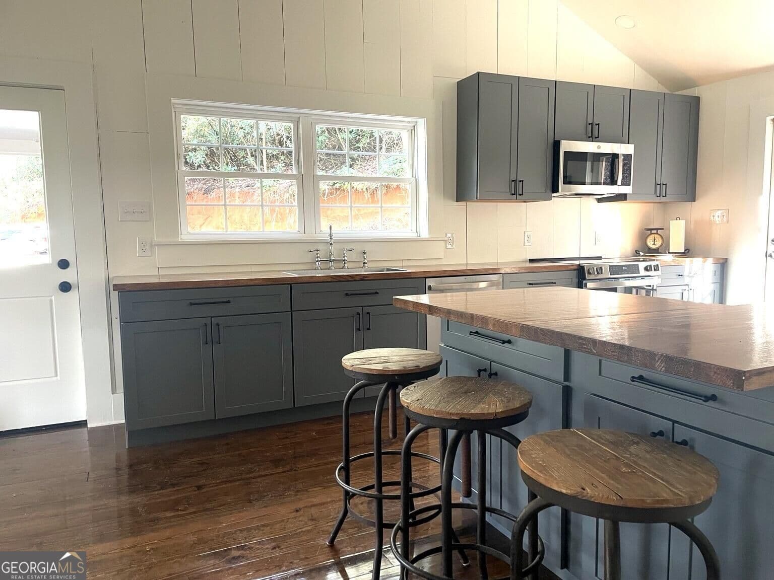2 bedroom, 2 bathroom, 1,200 sq ft cabin,single family residence for sale at 66 Precision Lane, Clayton, GA 30525 — photo 7