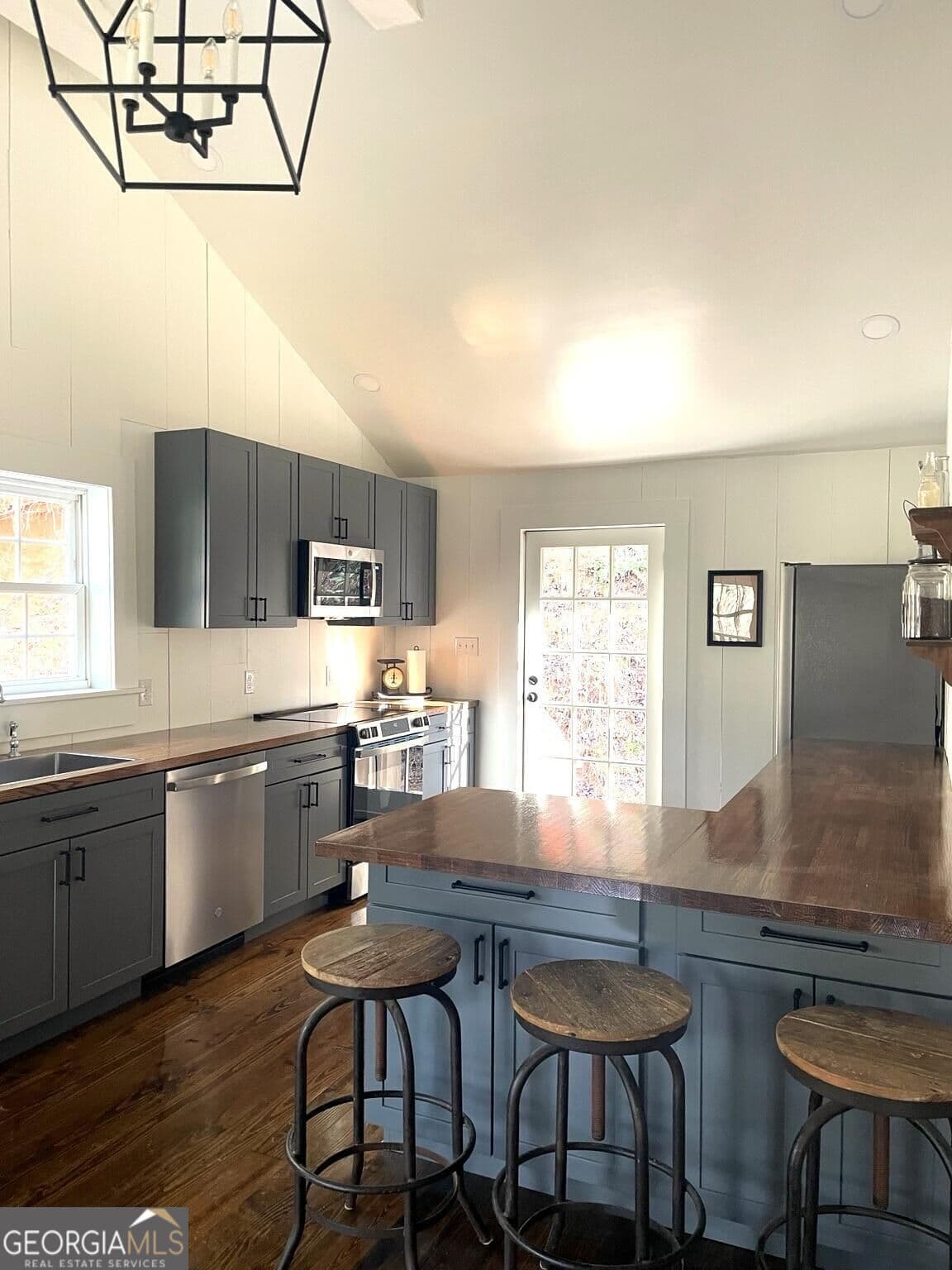 2 bedroom, 2 bathroom, 1,200 sq ft cabin,single family residence for sale at 66 Precision Lane, Clayton, GA 30525 — photo 3
