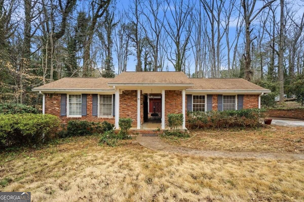 5 bedroom, 3 bathroom, 3,452 sq ft single family residence for sale at 2897 Branchwood Drive, Atlanta, GA 30344 — photo 3