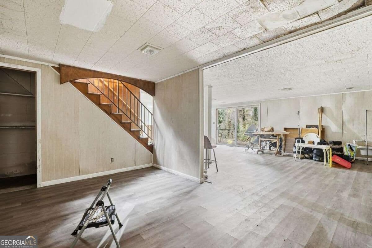 5 bedroom, 3 bathroom, 3,452 sq ft single family residence for sale at 2897 Branchwood Drive, Atlanta, GA 30344 — photo 9