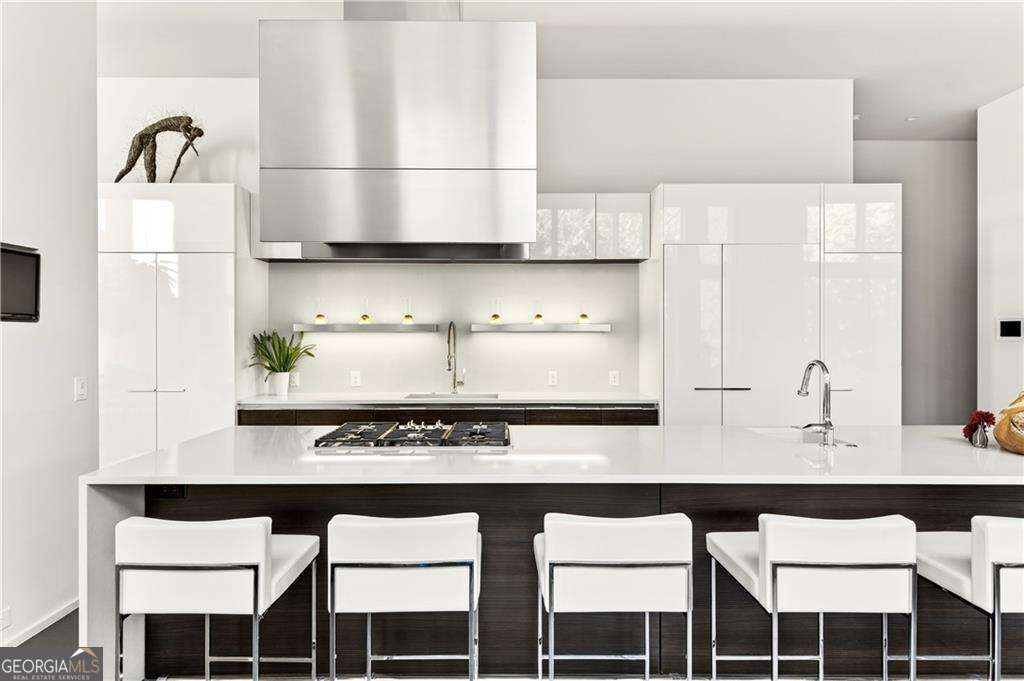 3 bedroom, 2.5 bathroom, 3,397 sq ft single family residence for rent at 292 9th Street, Atlanta, GA 30309 for $30,000 a month — photo 3