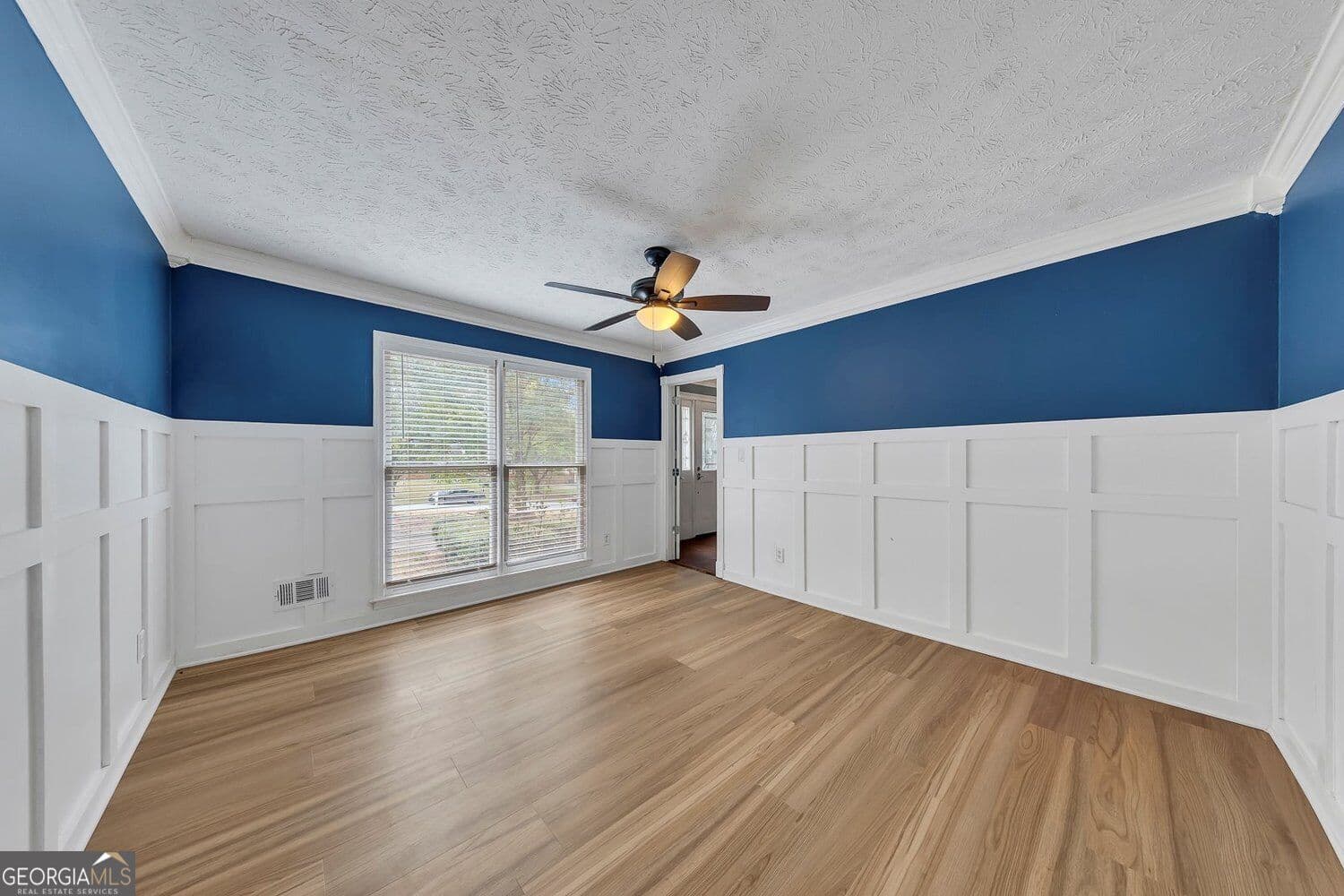 6 bedroom, 4 bathroom, 5,210 sq ft single family residence for sale at 210 Hanarry Drive, Lawrenceville, GA 30046 — photo 6