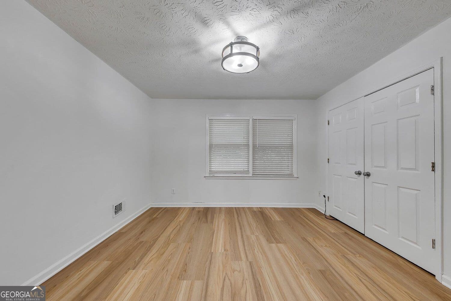6 bedroom, 4 bathroom, 5,210 sq ft single family residence for sale at 210 Hanarry Drive, Lawrenceville, GA 30046 — photo 8