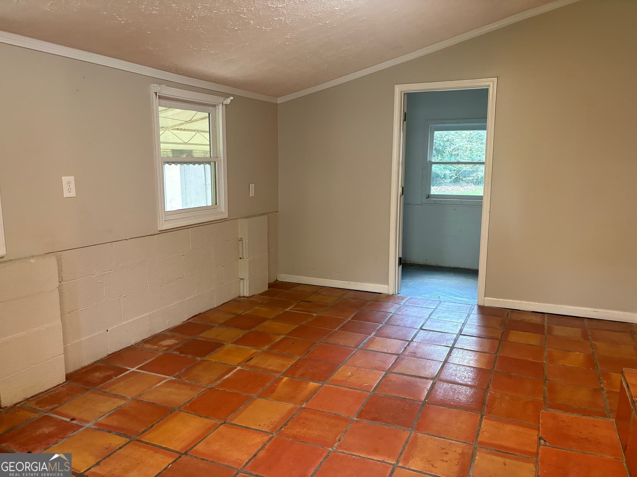 4 bedroom, 2 bathroom, 1,590 sq ft single family residence for sale at 8145 Attleboro Drive, Jonesboro, GA 30238 — photo 7