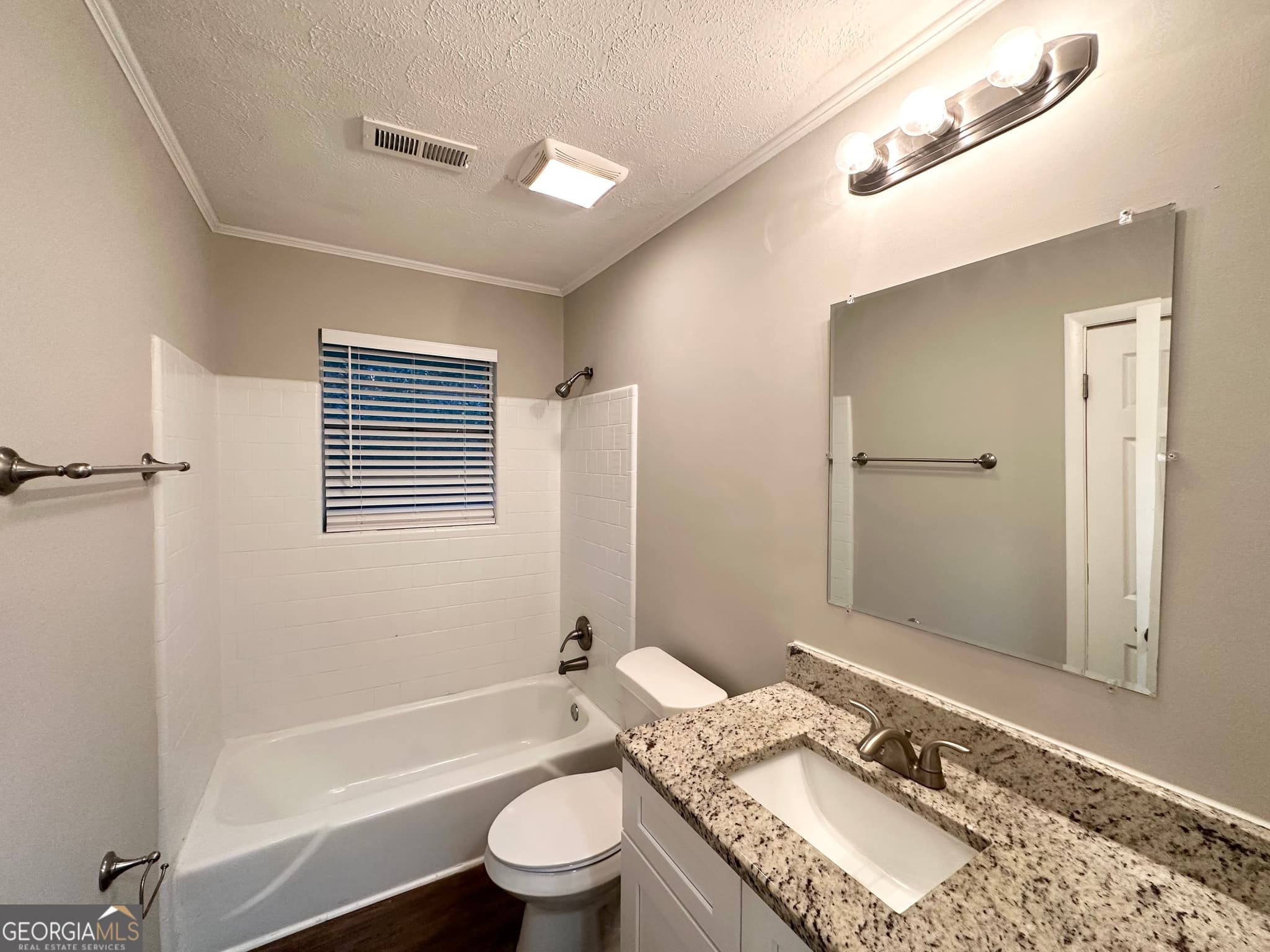 5 bedroom, 2.5 bathroom, 1,948 sq ft single family residence for sale at 659 Country Club Road, Newnan, GA 30263 — photo 5