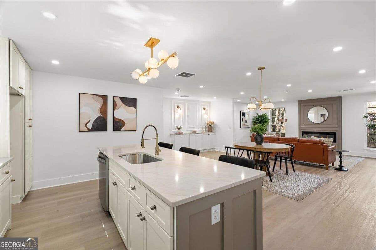 3 bedroom, 2 bathroom, 1,800 sq ft single family residence for sale at 685 Montevista Street, Atlanta, GA 30310 — photo 7