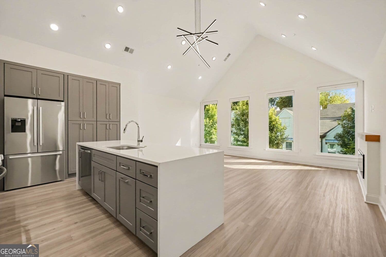 2 bedroom, 2.5 bathroom, 1,850 sq ft townhouse for rent at 409 Burgundy Way, Woodstock, GA 30188 for $3,500 a month — photo 7