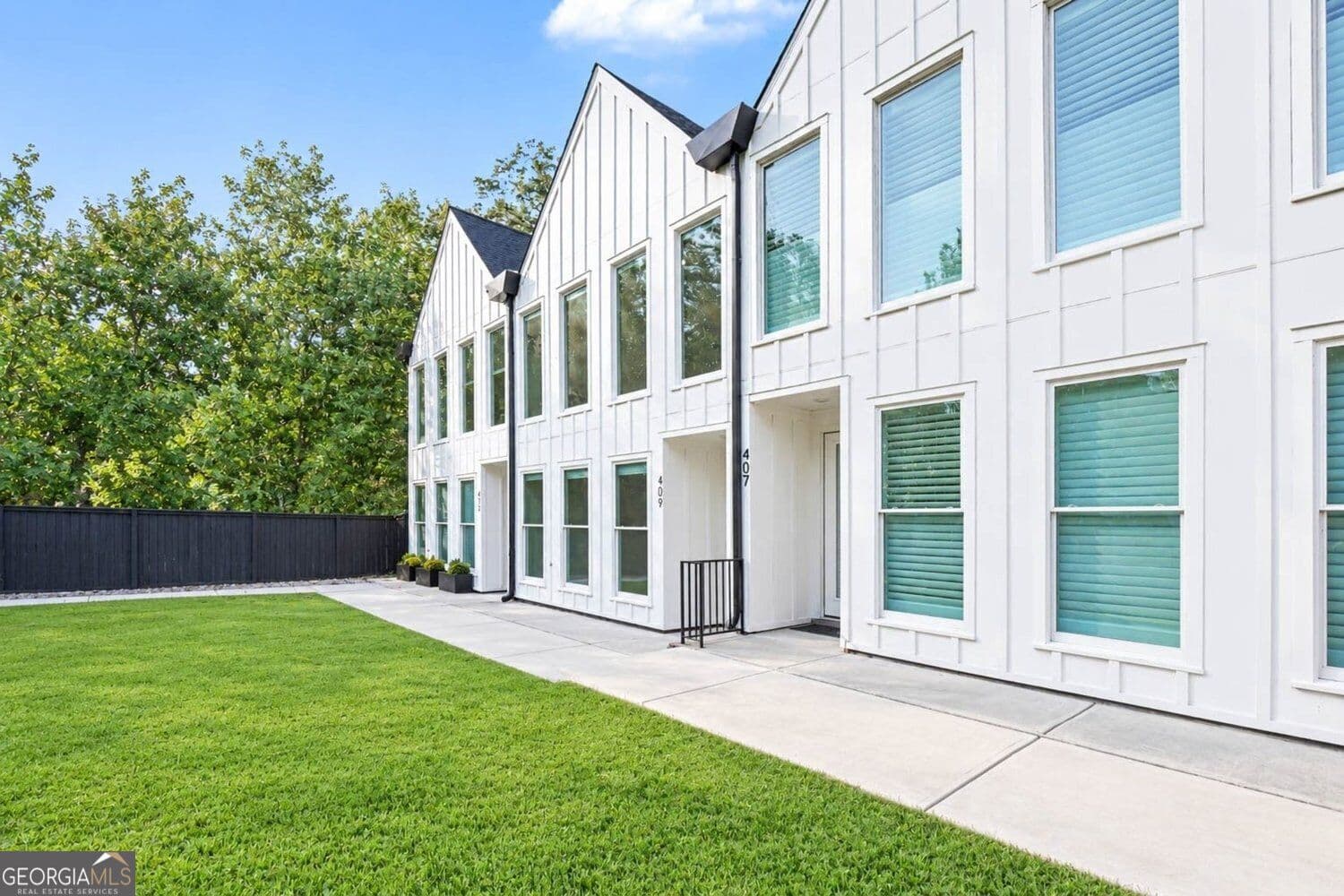 2 bedroom, 2.5 bathroom, 1,850 sq ft townhouse for rent at 409 Burgundy Way, Woodstock, GA 30188 for $3,500 a month — photo 4