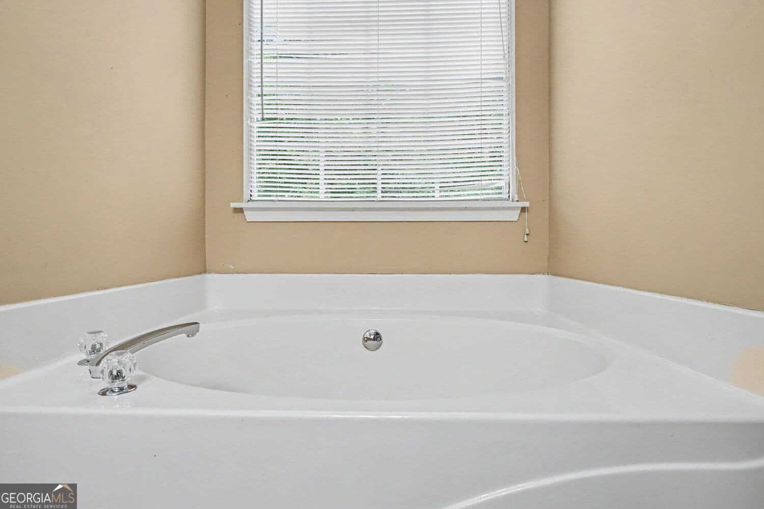 3 bedroom, 2.5 bathroom, 1,976 sq ft single family residence for sale at 45 Hunters Ridge Court, Covington, GA 30014 — photo 10