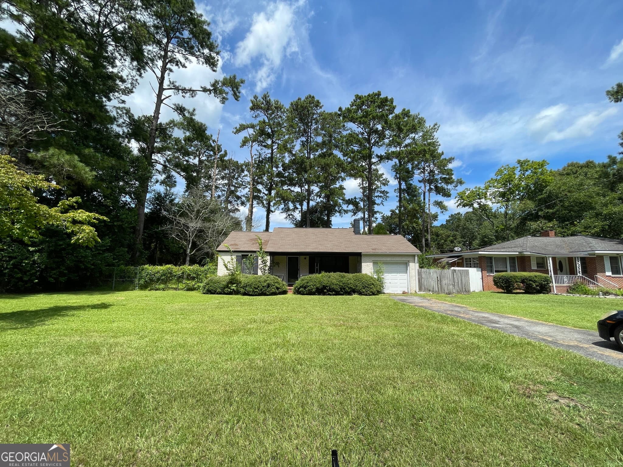 3 bedroom, 1.5 bathroom, 1,188 sq ft single family residence for sale at 110 Peter Street, Cochran, GA 31014 — photo 1 of 30