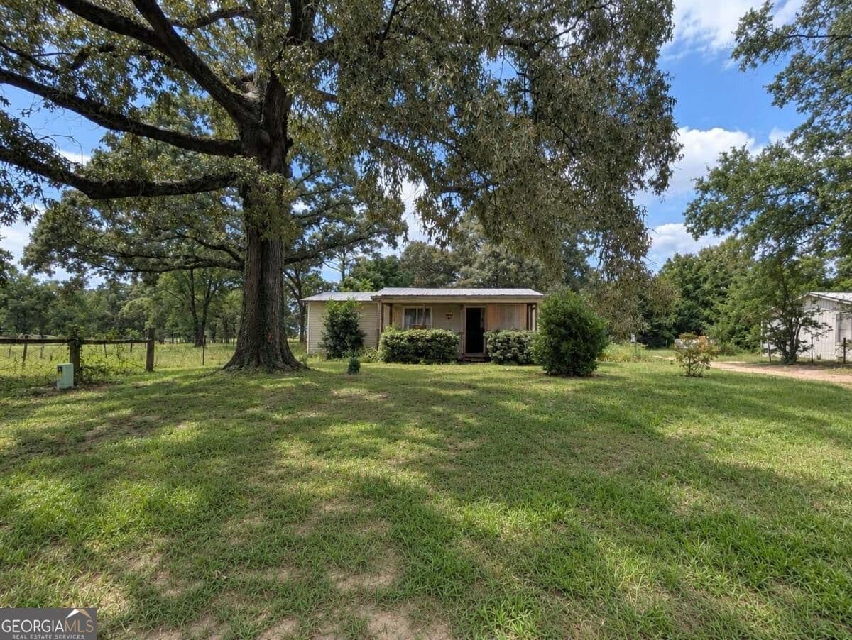5 bedroom, 3 bathroom, 1,936 sq ft single family residence for sale at 144 Hales Landing Road, Bainbridge, GA 39817 — photo 1 of 24
