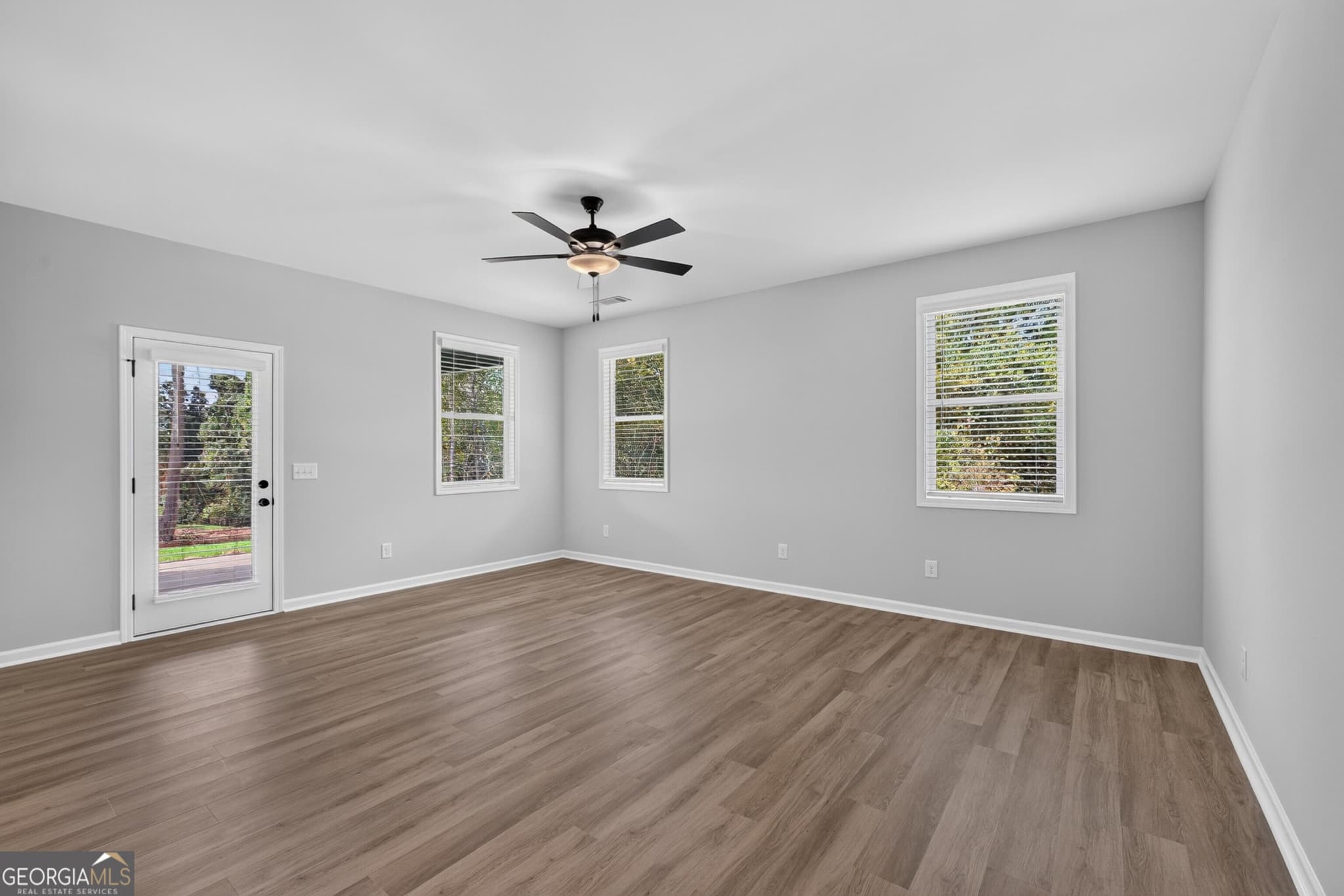4 bedroom, 2.5 bathroom, 2,225 sq ft single family residence for sale at 144 Eagles Crest Drive, Commerce, GA 30529 — photo 7