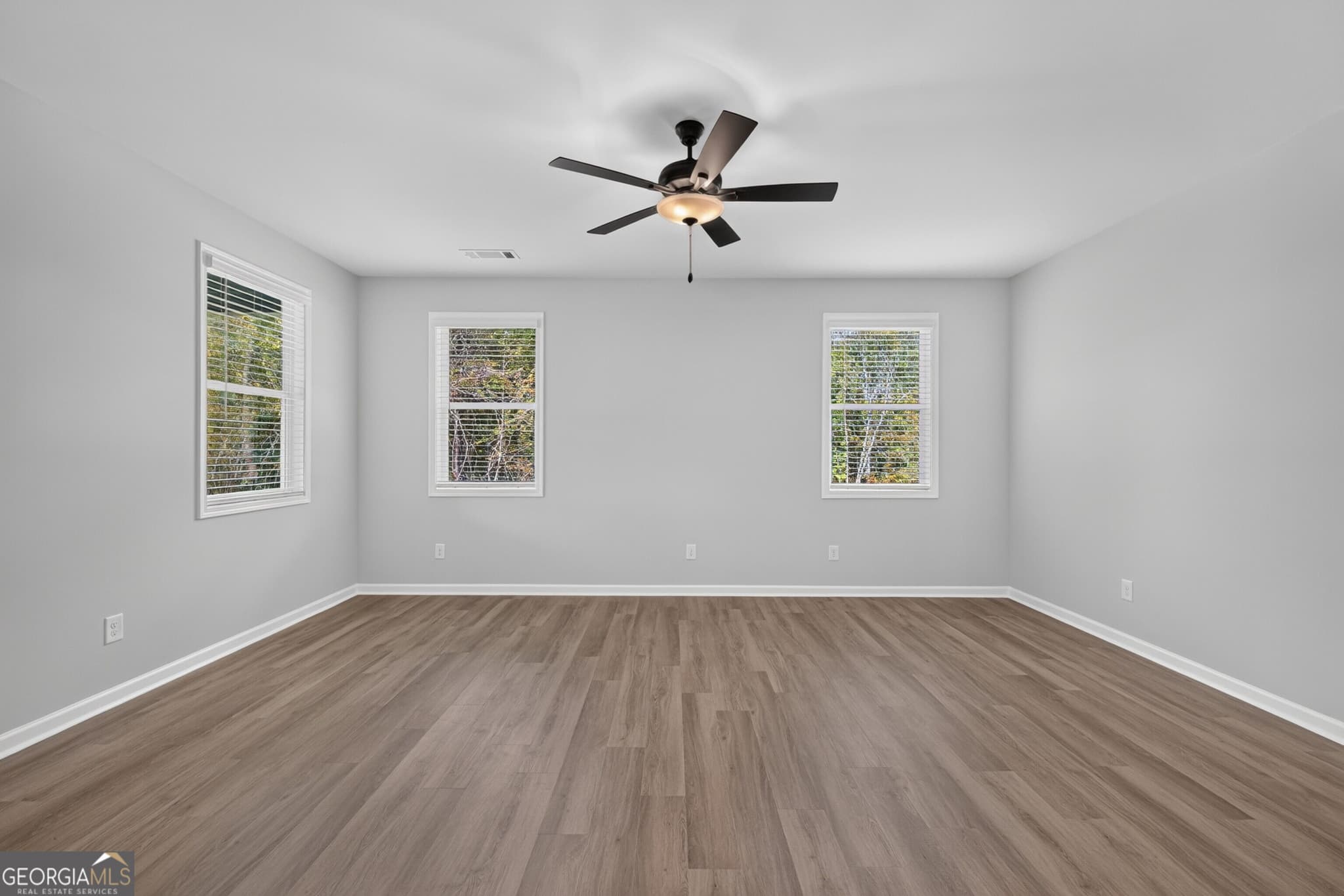 4 bedroom, 2.5 bathroom, 2,225 sq ft single family residence for sale at 144 Eagles Crest Drive, Commerce, GA 30529 — photo 8