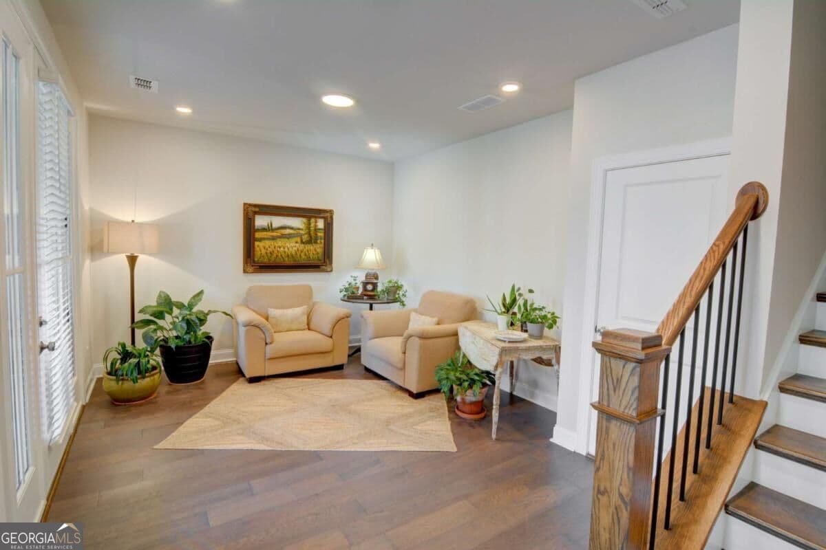 3 bedroom, 2.5 bathroom, 2,240 sq ft townhouse for sale at 4651 Lanarc Drive, Peachtree Corners, GA 30092 — photo 6