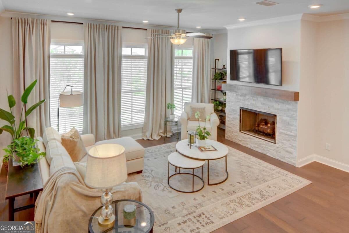 3 bedroom, 2.5 bathroom, 2,240 sq ft townhouse for sale at 4651 Lanarc Drive, Peachtree Corners, GA 30092 — photo 4
