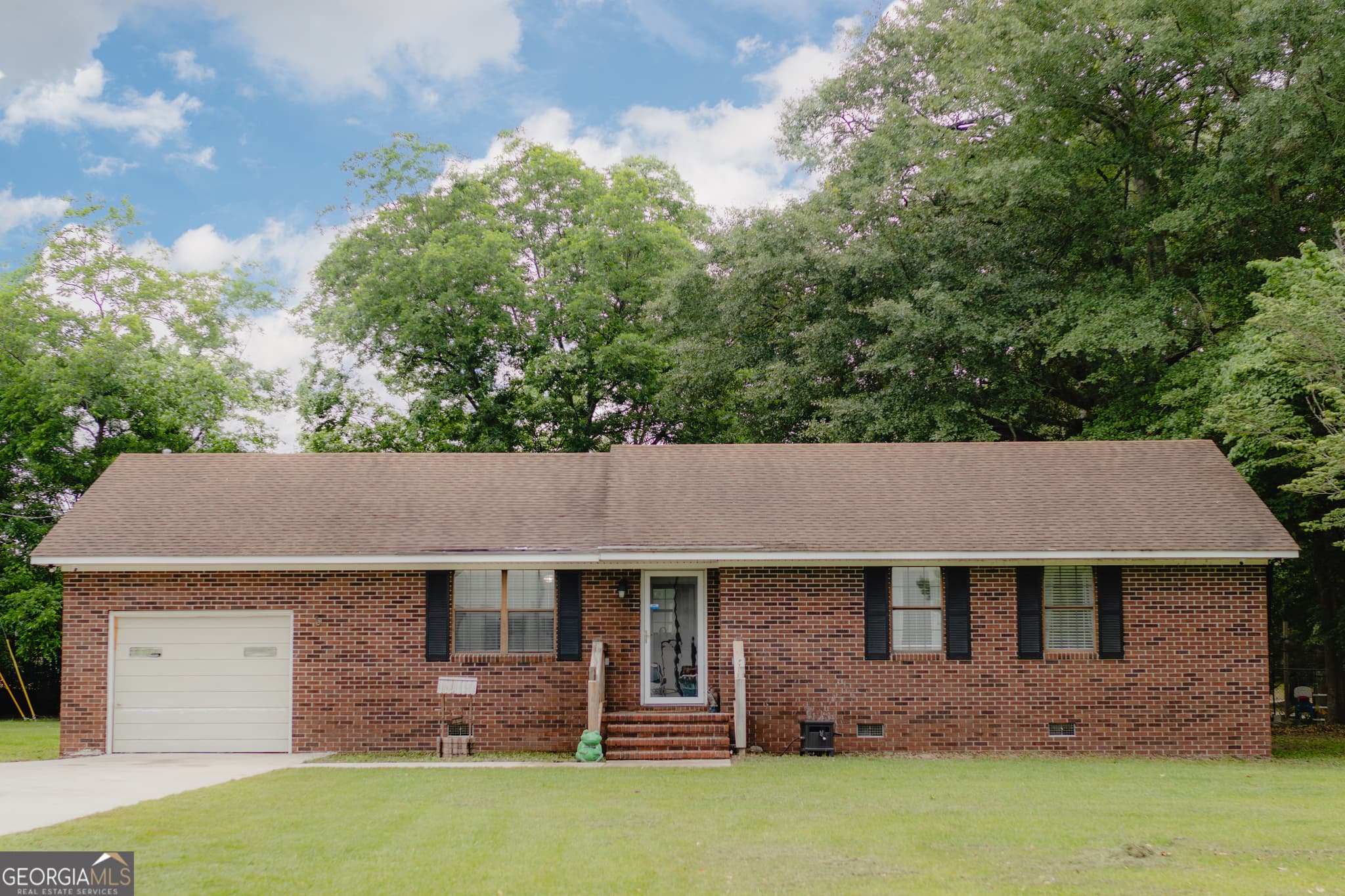 3 bedroom, 2 bathroom, 2,000 sq ft single family residence sold at 632 Lane Drive, Millen, GA 30442