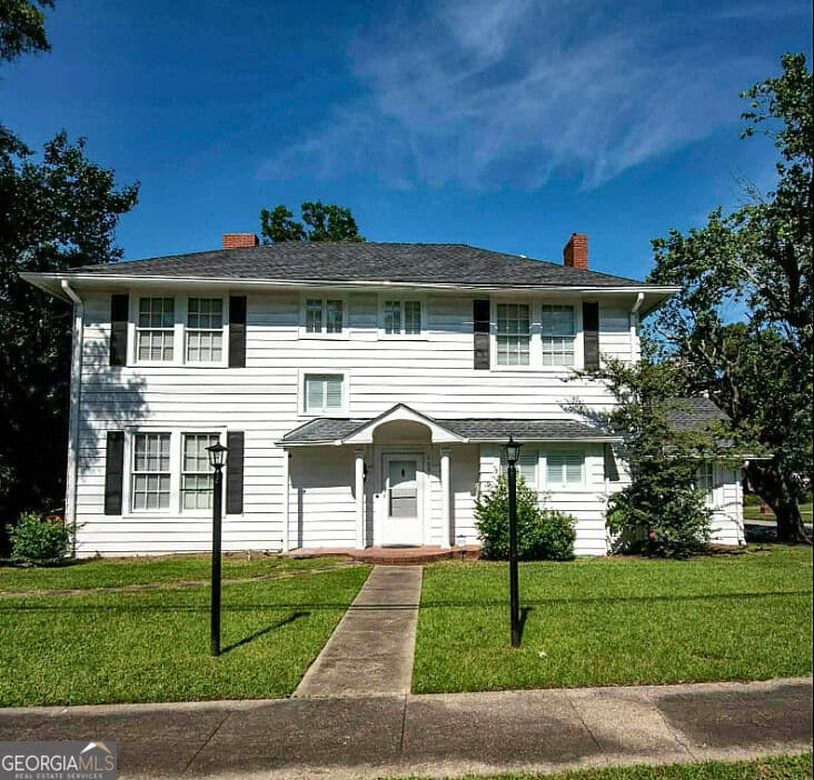 6 bedroom, 3 bathroom, 2,741 sq ft single family residence for rent at 1005 Courtland Avenue, Macon, GA 31204 for $700 a month — photo 1 of 10