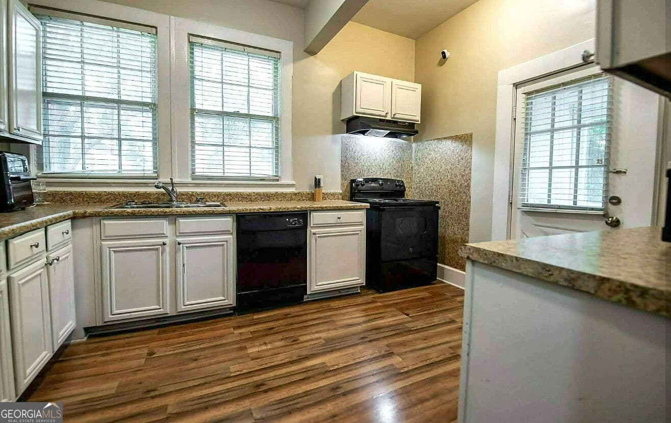 6 bedroom, 3 bathroom, 2,741 sq ft single family residence for rent at 1005 Courtland Avenue, Macon, GA 31204 for $700 a month — photo 4